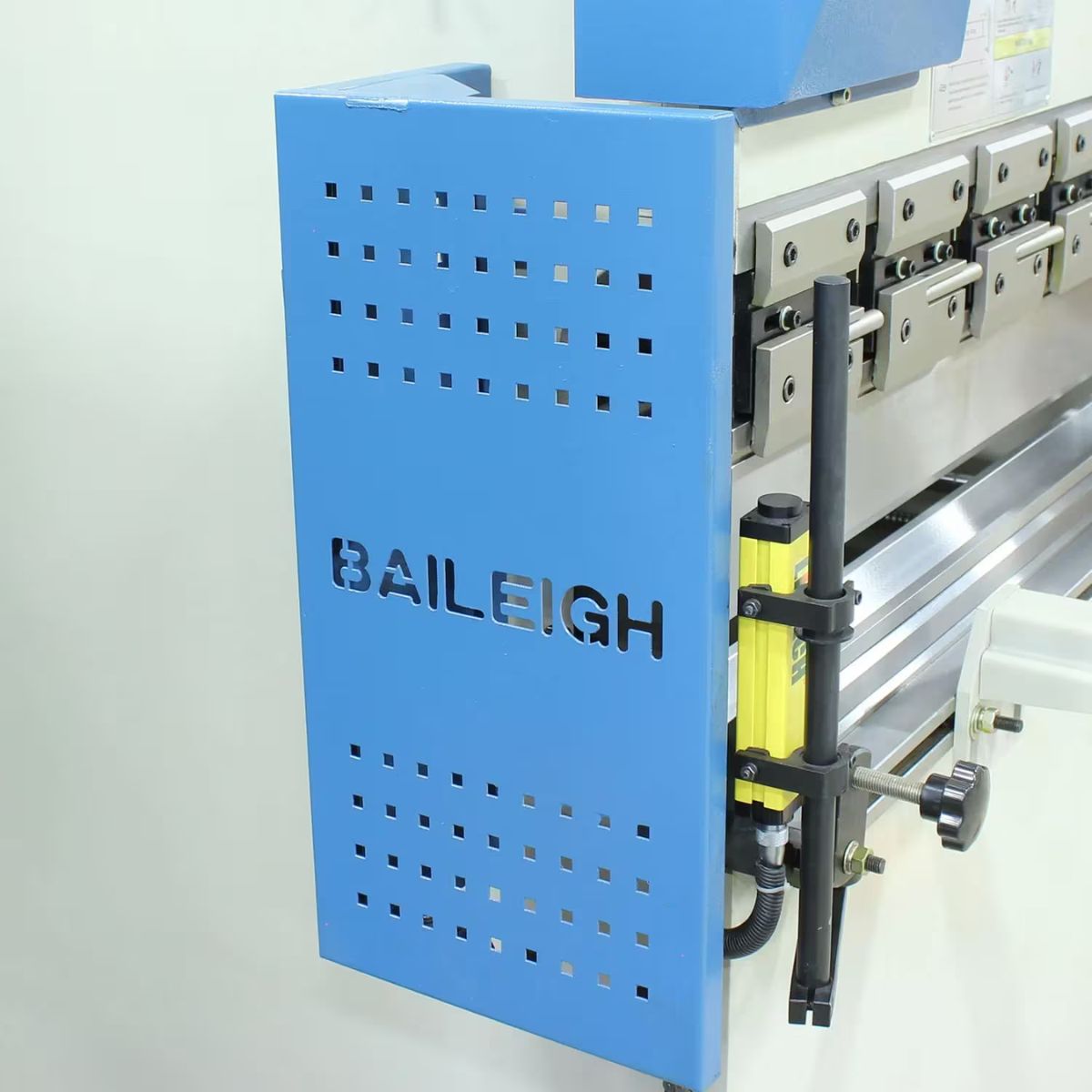 Baileigh BP-3305CNC 220V 3-Phase 33-Ton 63" 2-Axis CNC Hydraulic Press Brake with Light Curtains