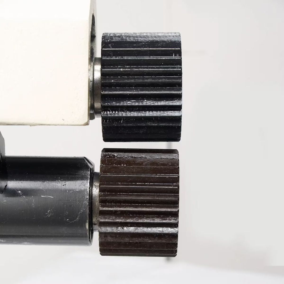 Baileigh BR-22 Manual Bead Roller — 7" Throat