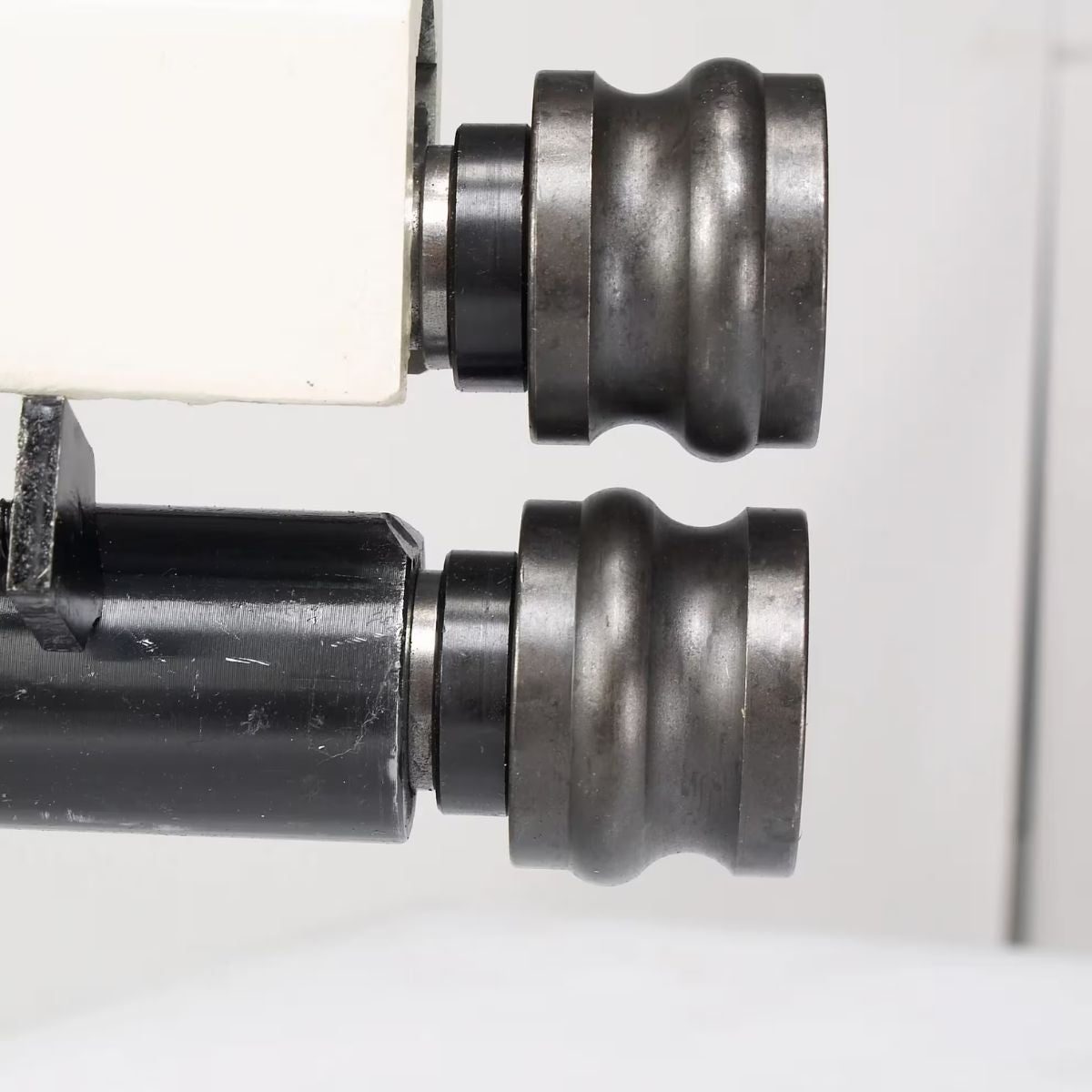 Baileigh BR-22 Manual Bead Roller — 7" Throat