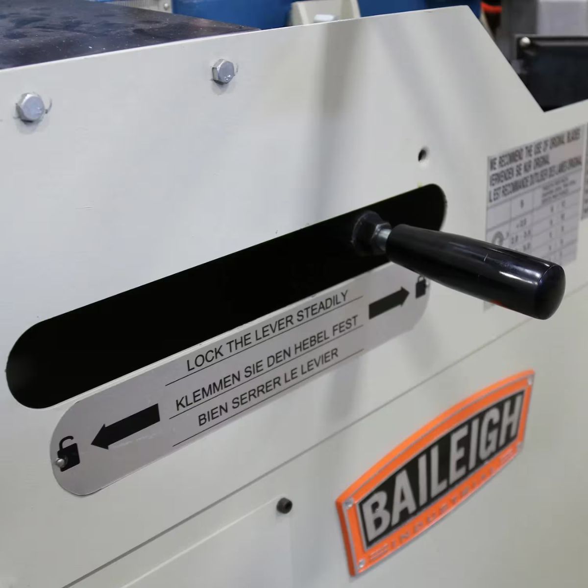 Baileigh BS-250M 8.6" Geared Head Mitering Band Saw