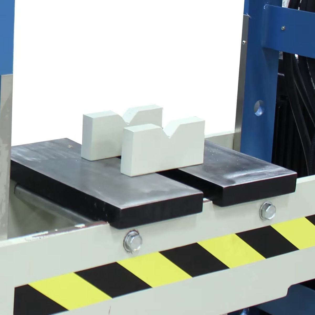 Baileigh HSP-30M-C 220V 30/15-Ton Dual-Force Electric Hydraulic H-Frame Press