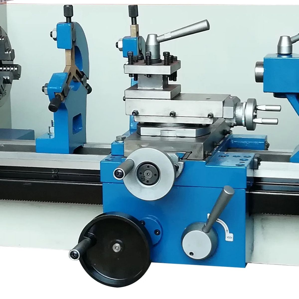 Baileigh PL-1022VS-V2 10" × 22" Variable Speed Benchtop Lathe