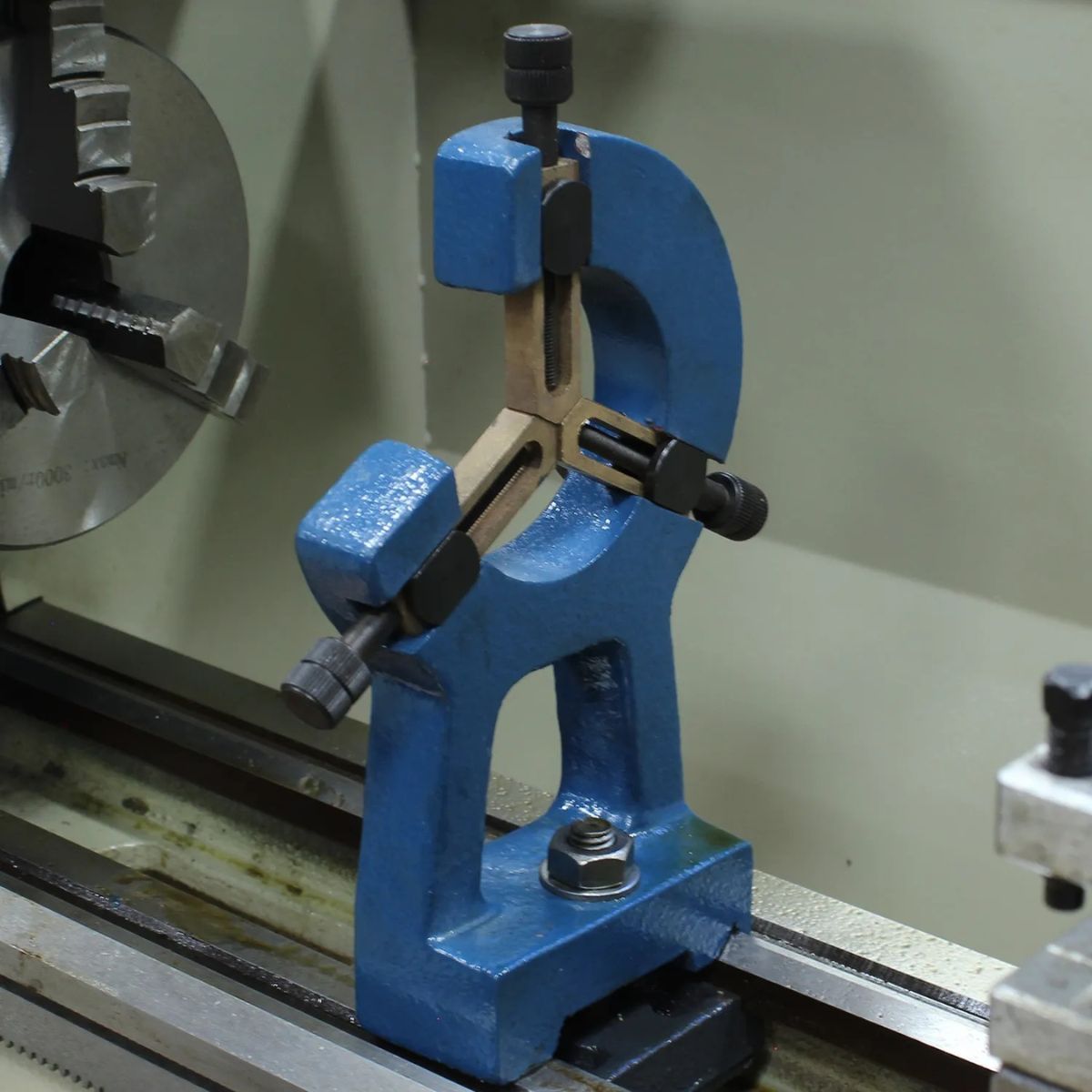 Baileigh PL-1022VS-V2 10" × 22" Variable Speed Benchtop Lathe