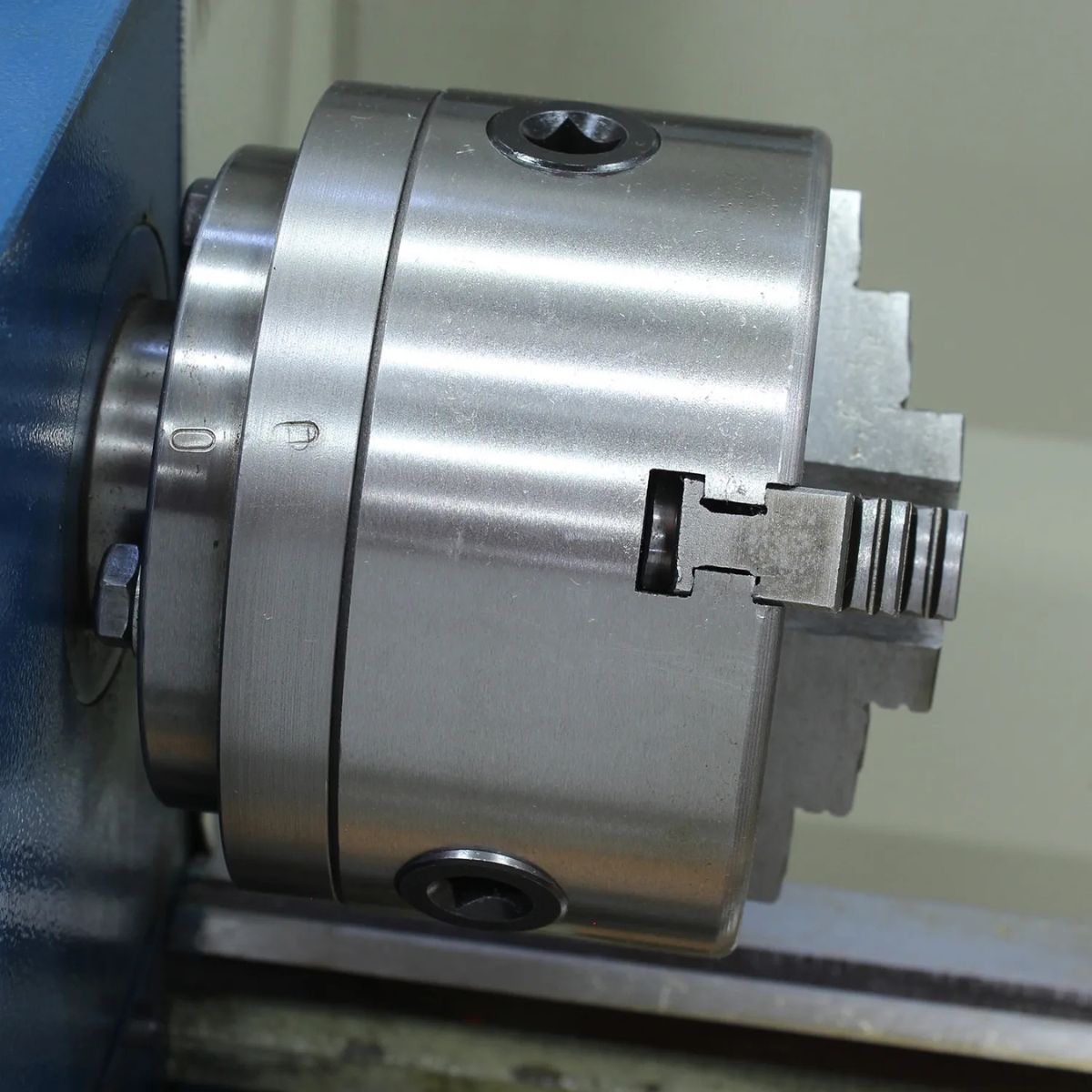 Baileigh PL-1022VS-V2 10" × 22" Variable Speed Benchtop Lathe