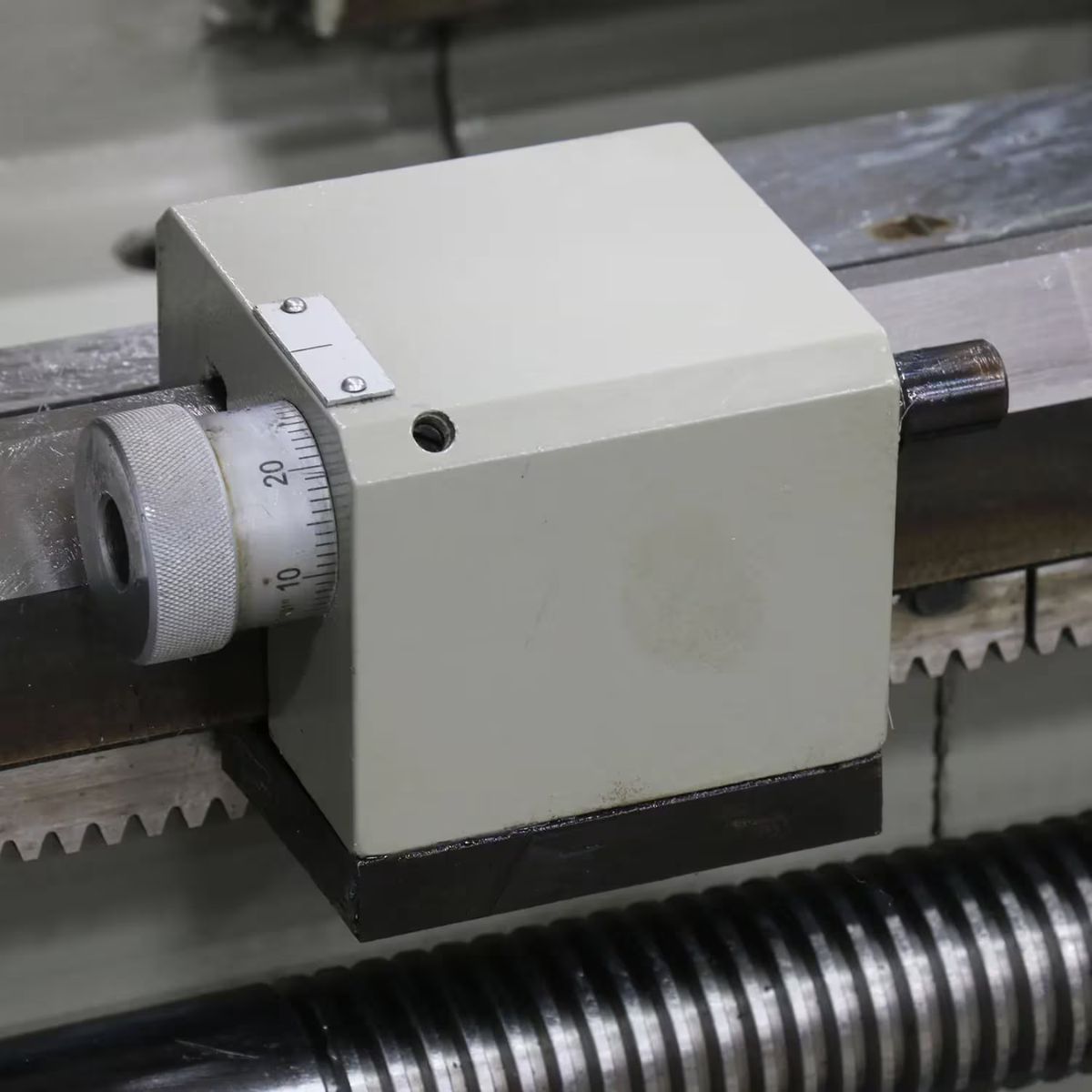 Baileigh PL-1860E 18" × 60" Geared Head Engine Lathe