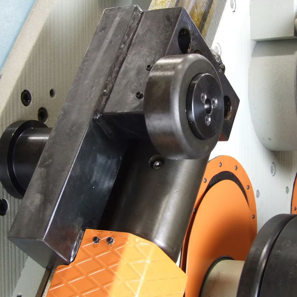 Baileigh R-H150 220V 3-Phase Hydraulic Double Pinch Profile Bending Machine