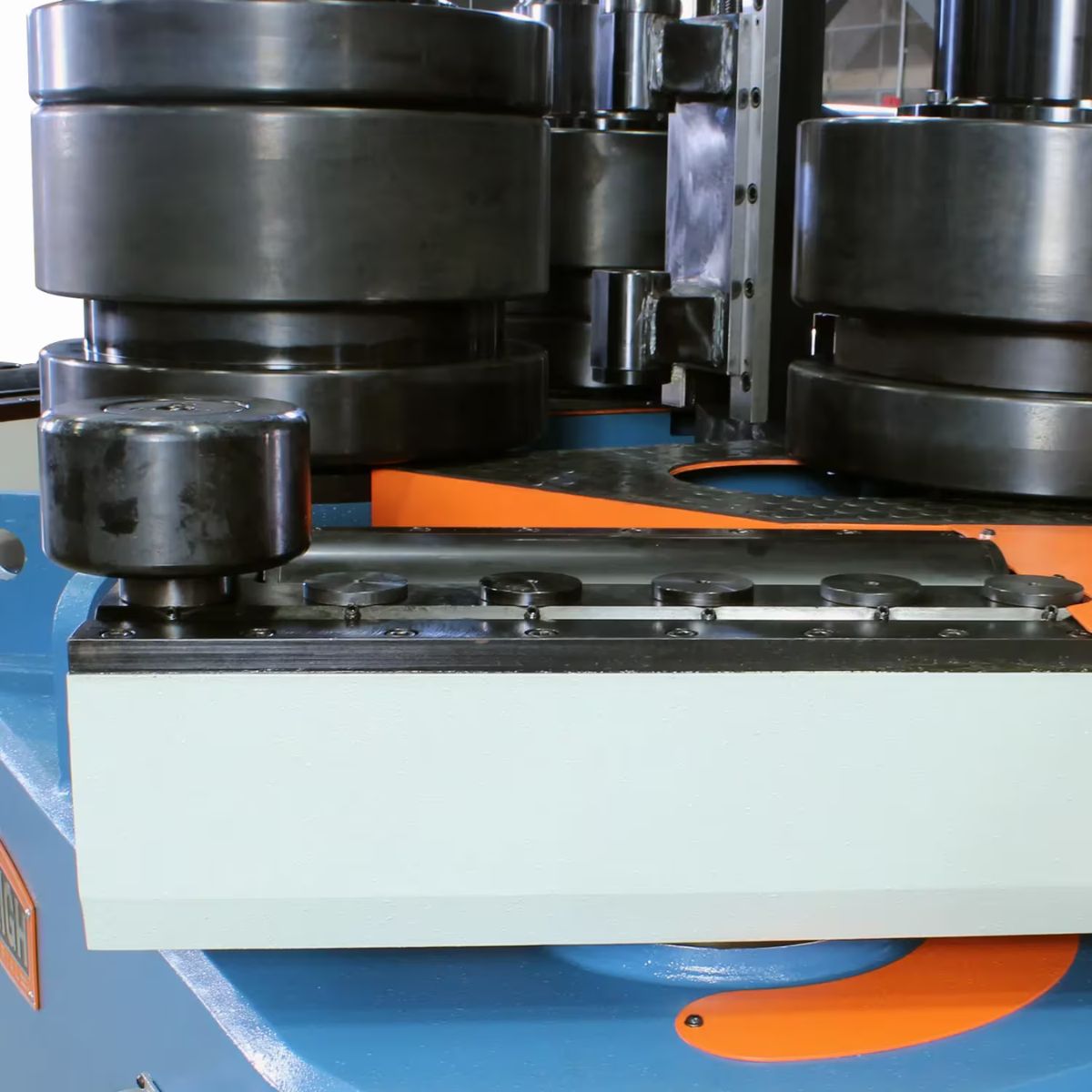 Baileigh R-H170 440/480V 3-Phase Hydraulic Double Pinch Roll Bender with Guide Rolls