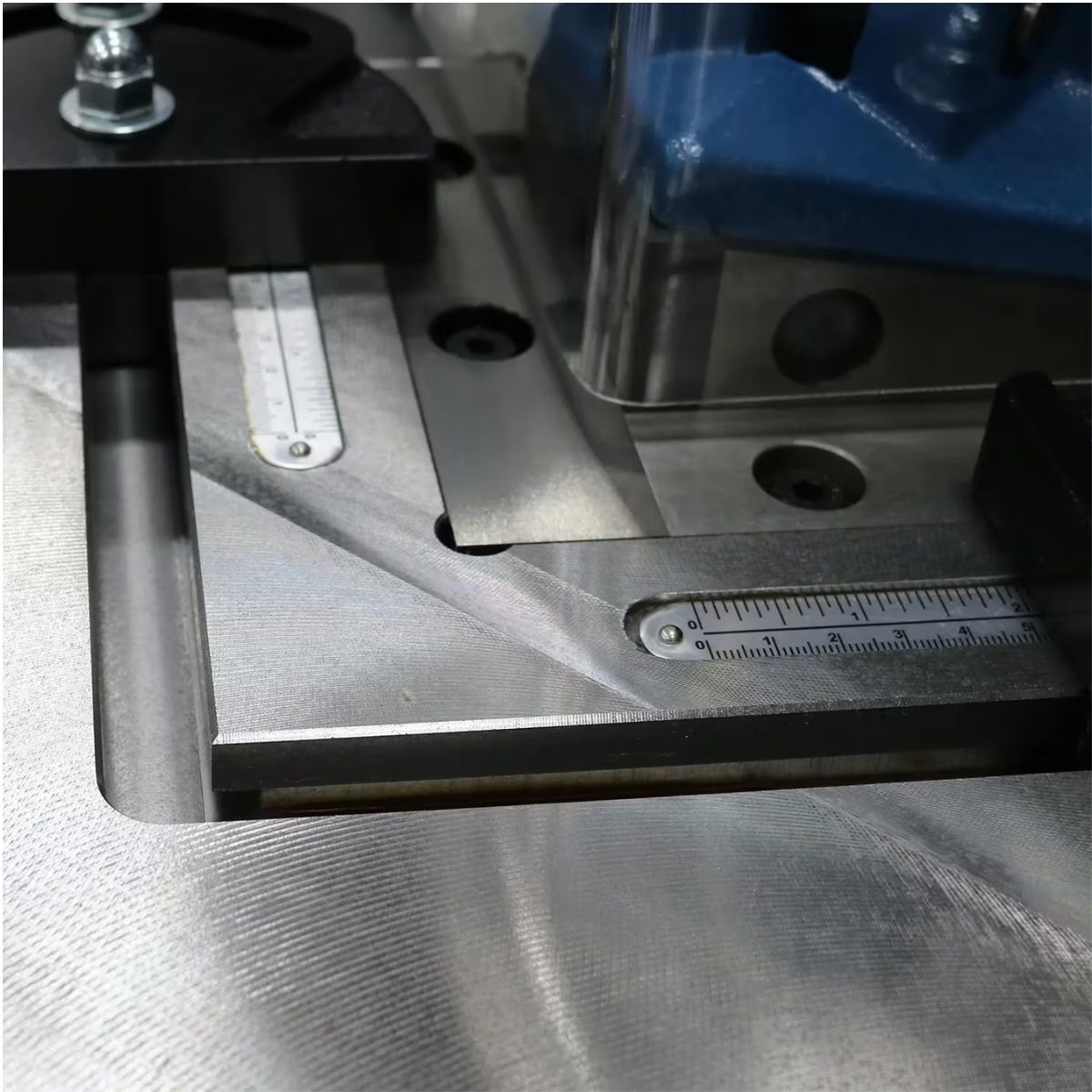 Baileigh SN-F11-AN Air-Operated Fixed Angle Sheet Metal Notcher — 11 Gauge
