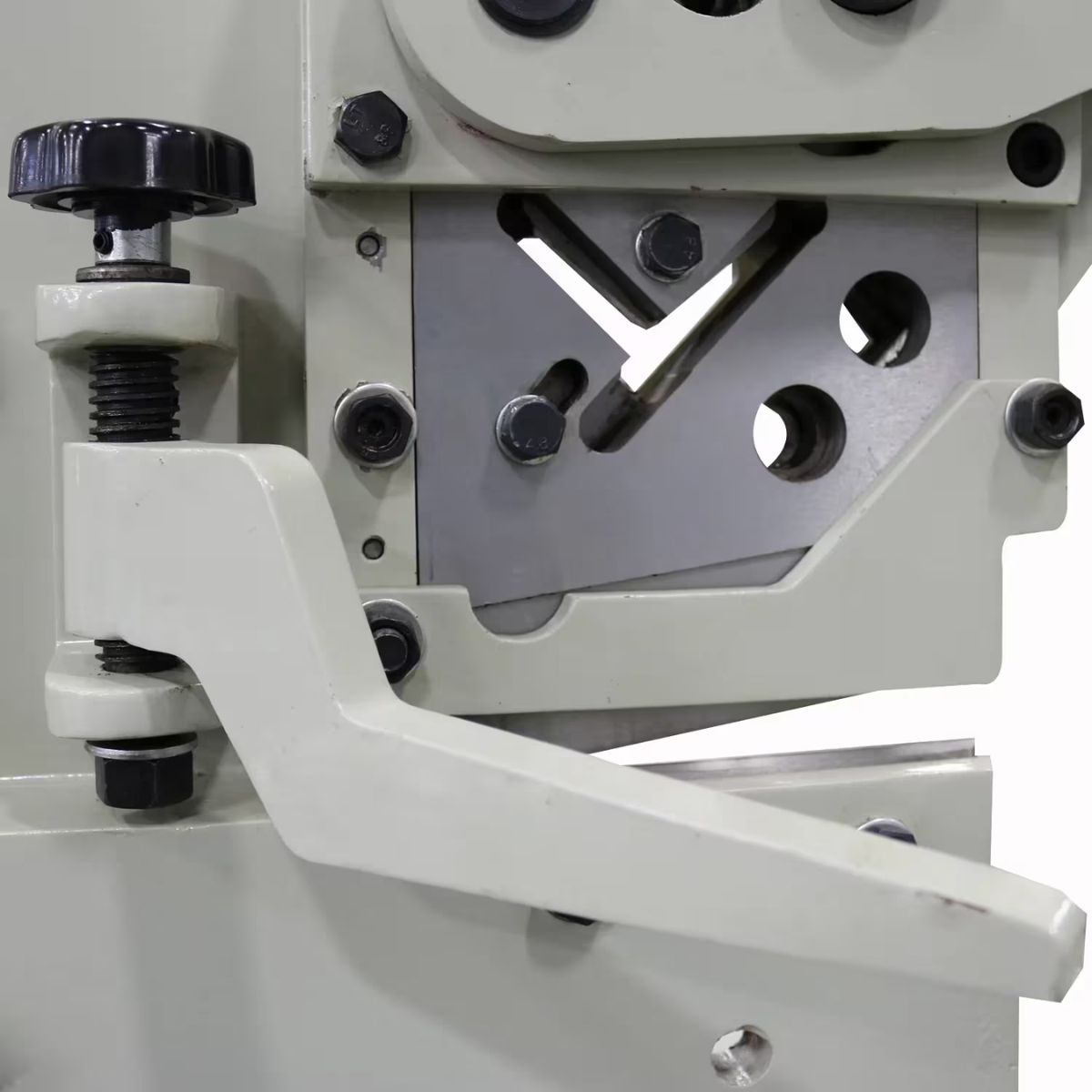 Baileigh SW-22M-P Manual Ironworker with Punch Station