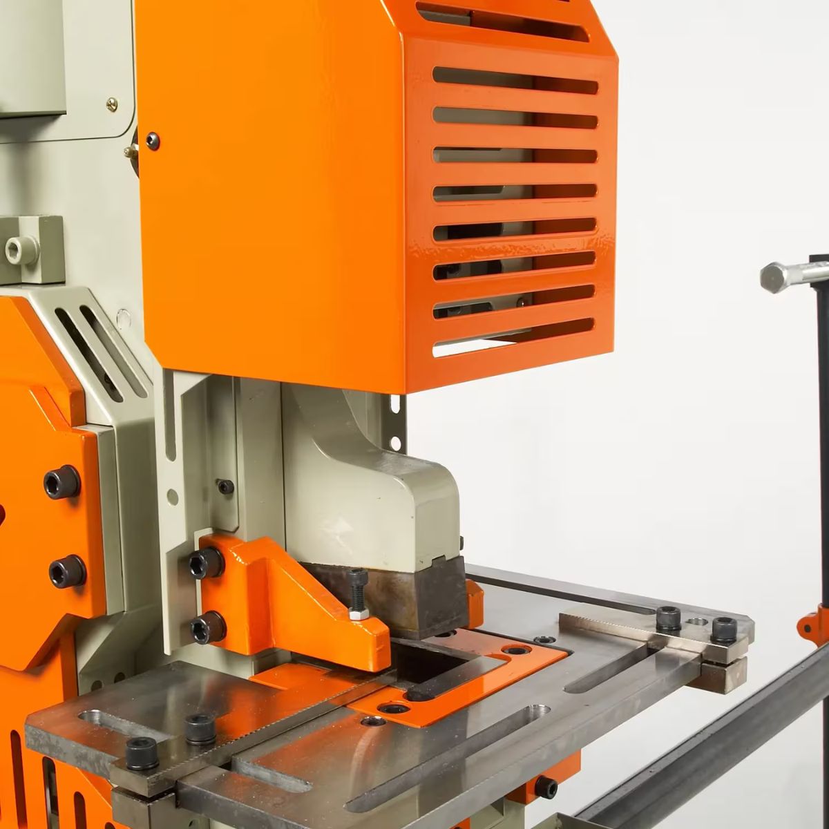 Baileigh SW-501 220V 1-Phase 50-Ton 5-Station Ironworker