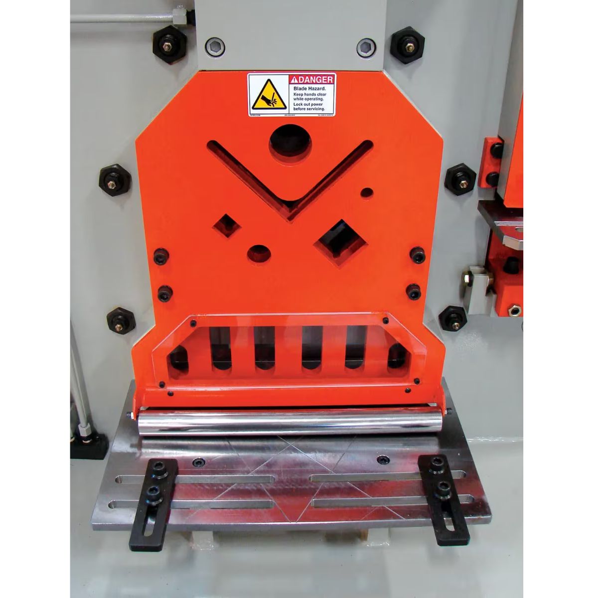Baileigh SW-95 220V 3-Phase 95-Ton Dual Operator 5-Station Ironworker