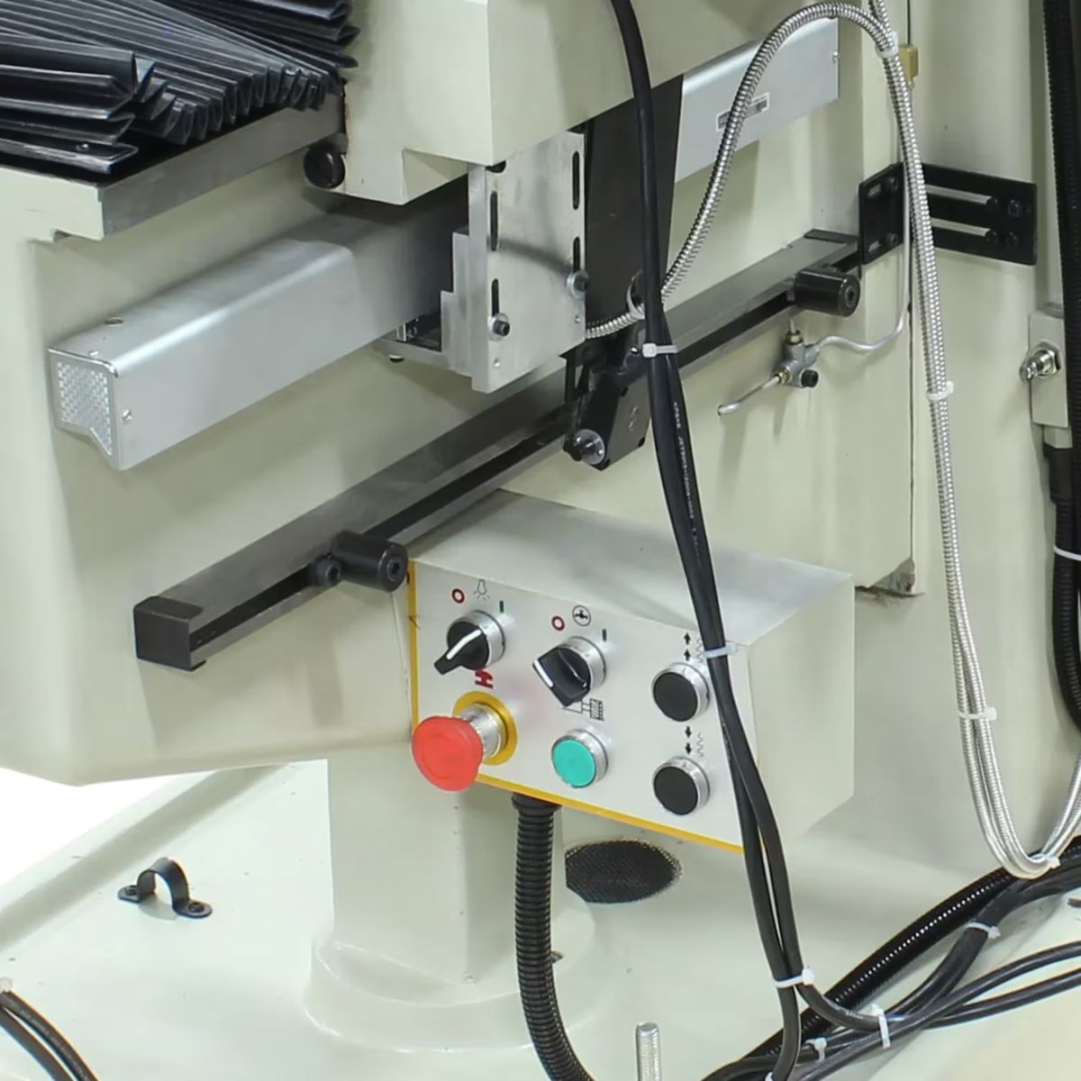 Baileigh VM-1054E-VS 10" × 54" Variable Speed Vertical Milling Machine