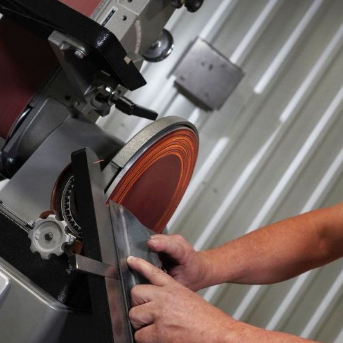 JET J-64812VS 6" x 48" Variable-Speed Belt & 12" Disc Sander