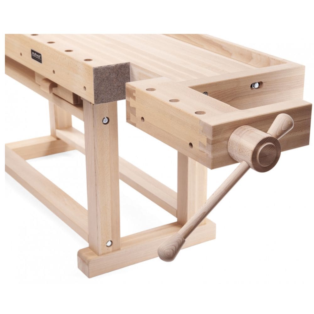 Ramia_workbench.