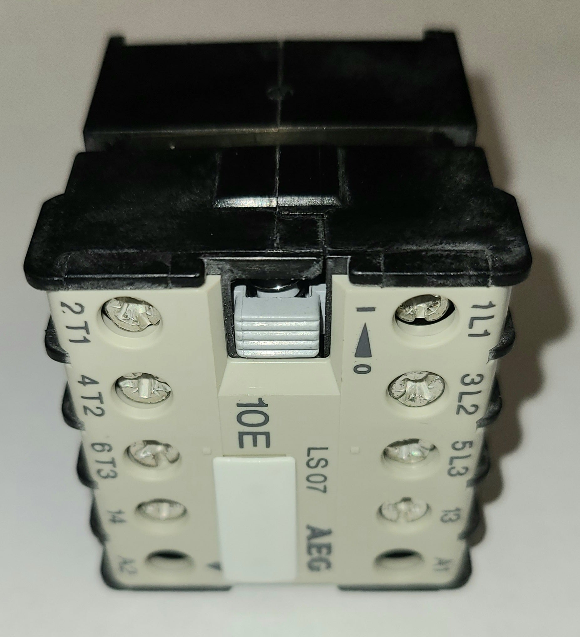 Polymax Part Number 090 : AEG RELAY for SWITCH ,UP TO SER#5282